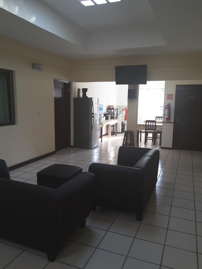 Hostal Alme *